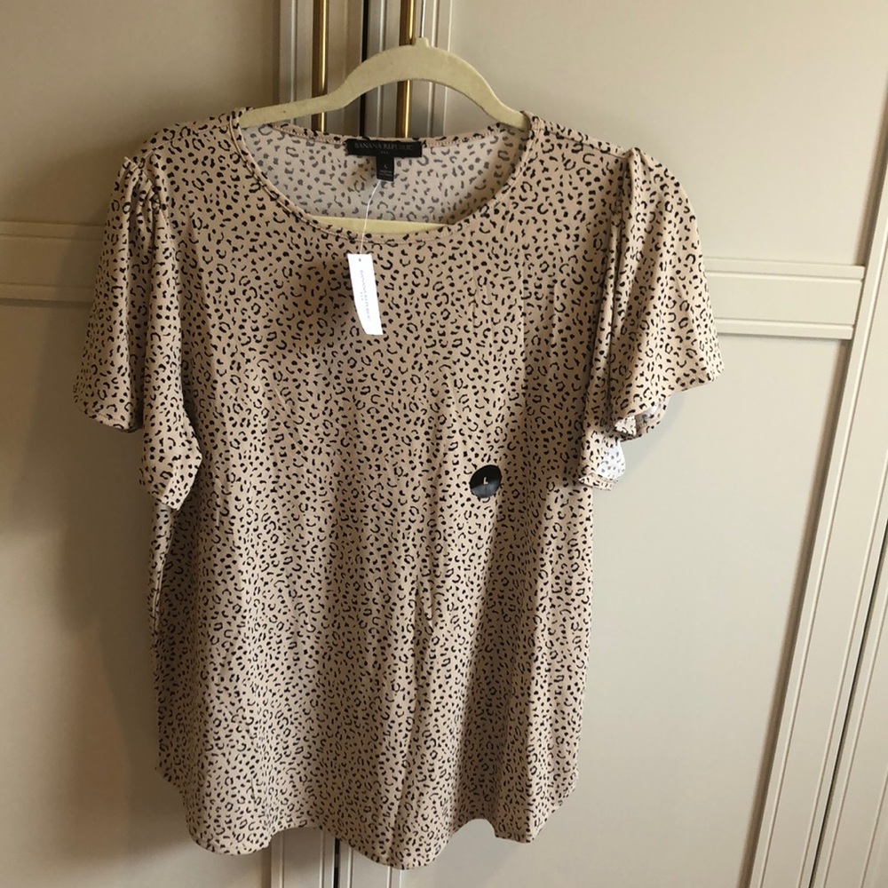 Banana Republic Factory crepe flutter sleeve top